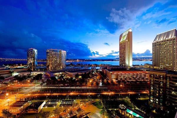 the pinnacle 92101 real estate