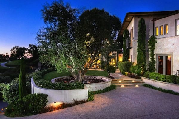 1_7105-Fairway-Road-La-Jolla-Home--600x400
